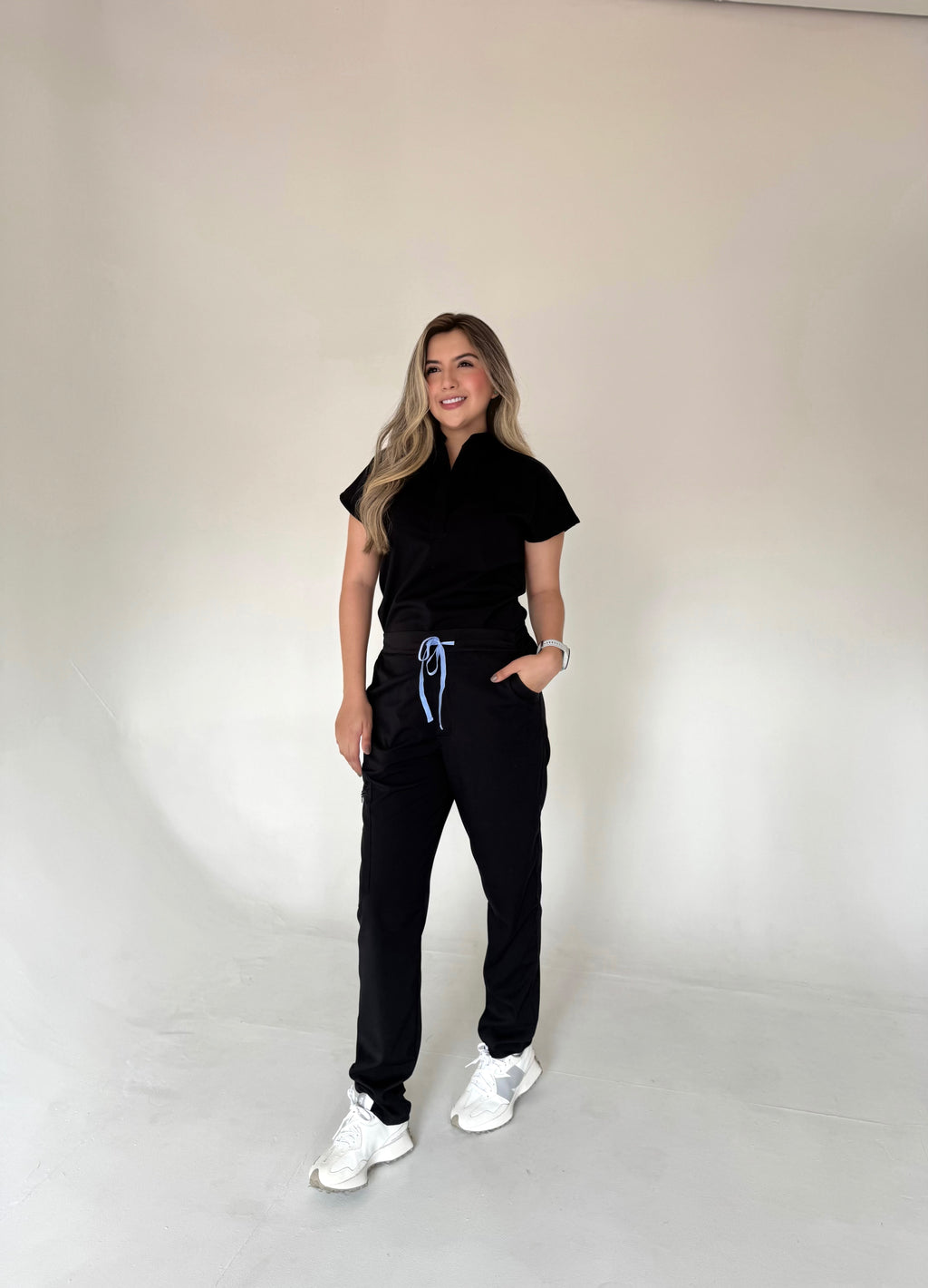 Glow Essential Blackmoon Scrub