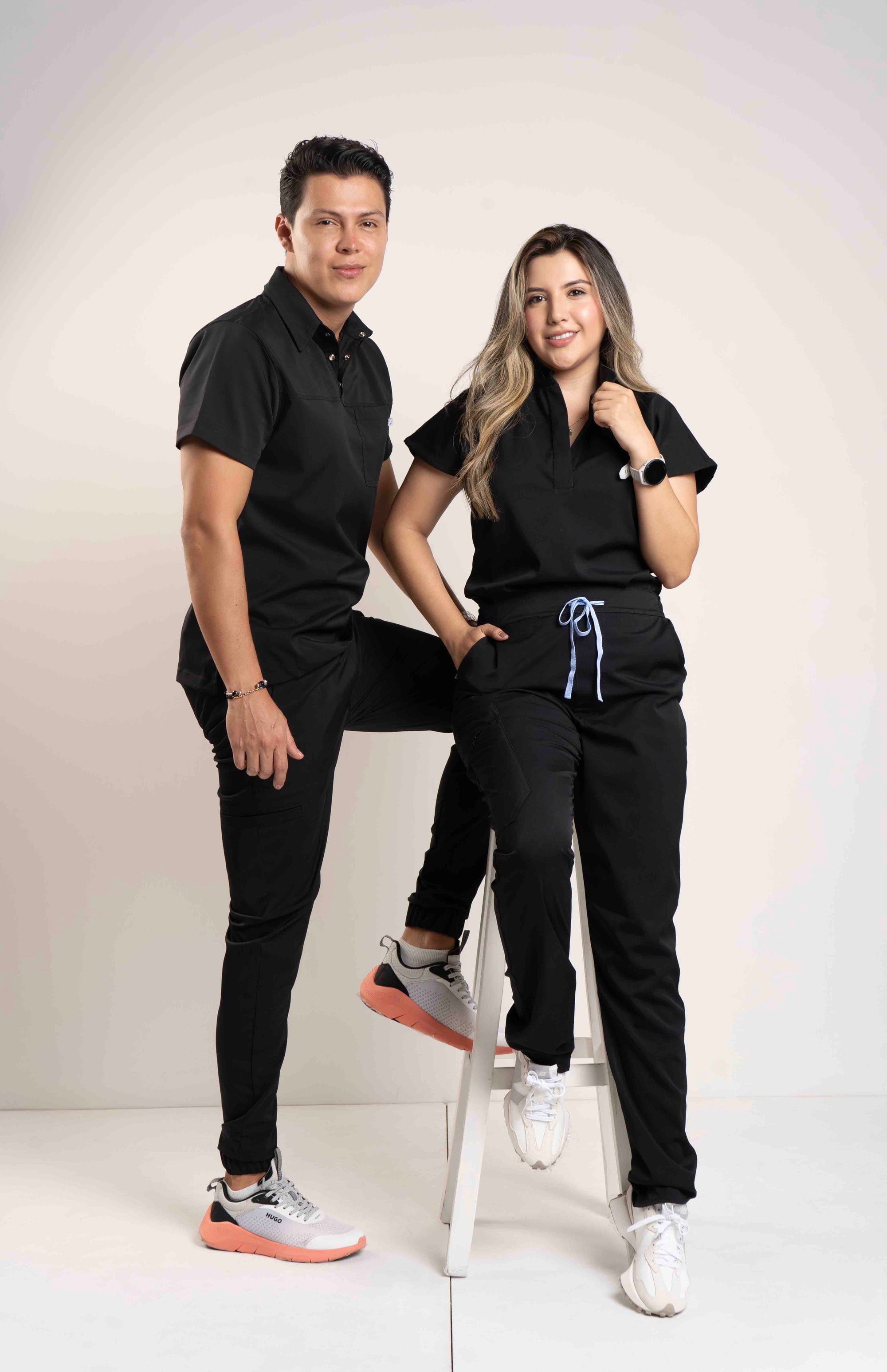 Glow Essential Blackmoon Scrub