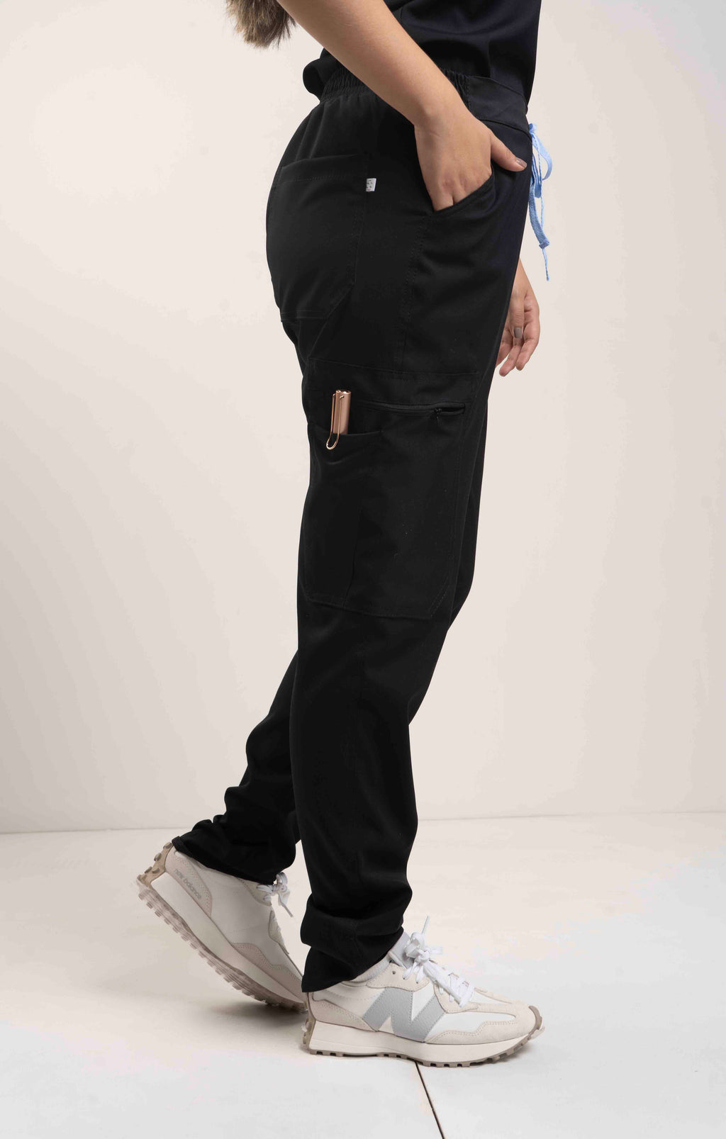 Glow Essential Blackmoon Scrub