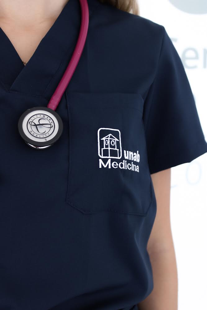 Uniforme UNAB Medicina